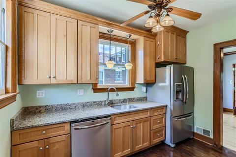 315 Wheelock St, Elgin, IL 60123 photo 10