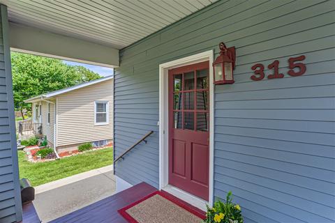 315 Wheelock St, Elgin, IL 60123 photo 3