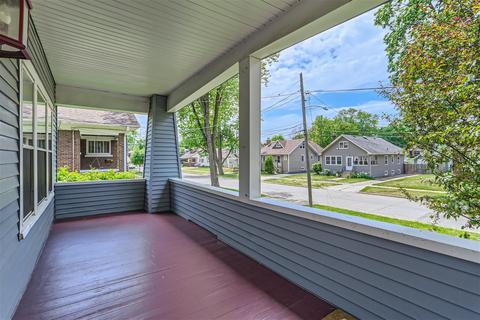 315 Wheelock St, Elgin, IL 60123 photo 4