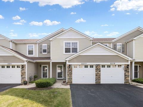 2277 Flagstone Ln, Carpentersville, IL 60110