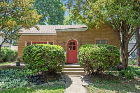 842 W Galena Blvd, Aurora, IL 60506