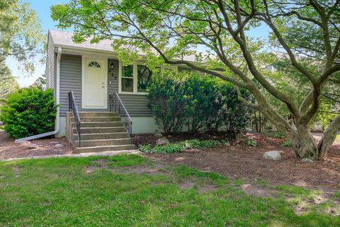 237 E Goebel Dr, Lombard, IL 60148