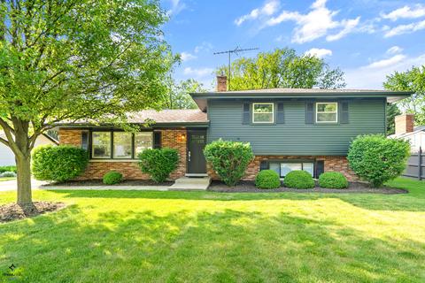 433 W Gartner Rd, Naperville, IL 60540