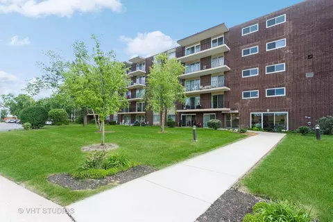 5300 Walnut Ave #6D, Downers Grove, IL 60515
