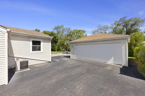 2504 Kirchoff Rd, Rolling Meadows, IL 60008 photo 16