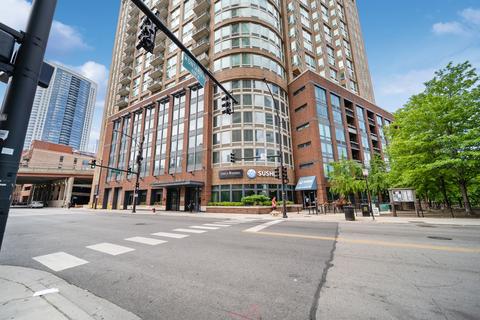 600 N Kingsbury St #712, Chicago, IL 60654