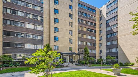 6300 N Sheridan Rd #210, Chicago, IL 60660