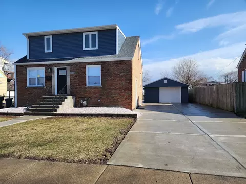 8629 State Rd, Burbank, IL 60459