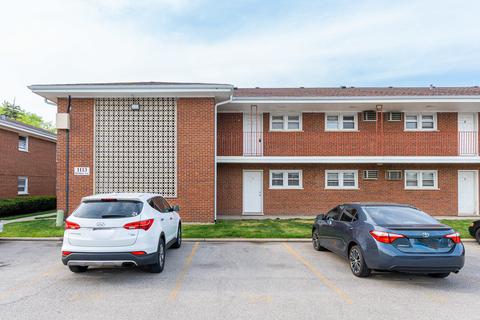 1113 Holiday Ln #19, Des Plaines, IL 60016