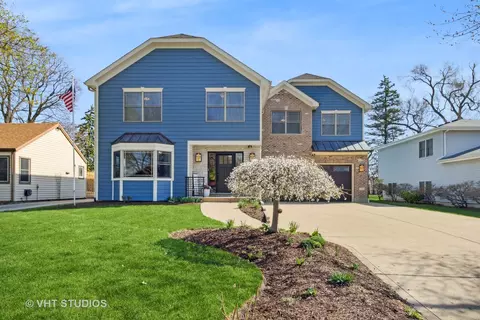 312 N Prairie Ln, Lake Zurich, IL 60047