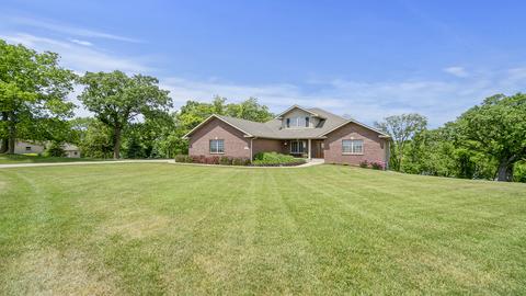 853 Hillside Dr, Byron, IL 61010