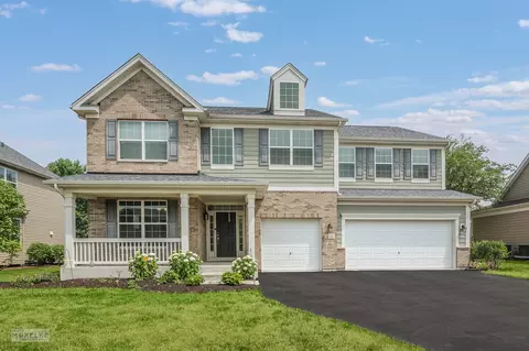 131 Bluegrass Pkwy, Oswego, IL 60543