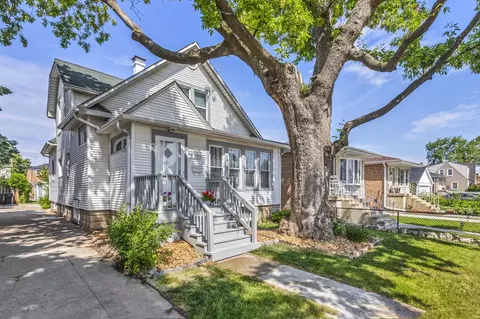 3230 N Osceola Ave, Chicago, IL 60634
