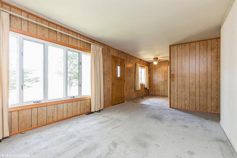 1402 Sunset Dr, Holiday Hills, IL 60051 photo 7
