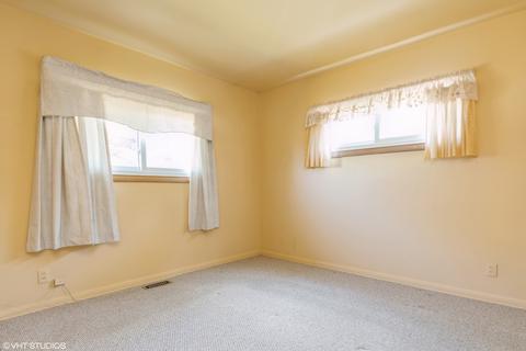1402 Sunset Dr, Holiday Hills, IL 60051 photo 10