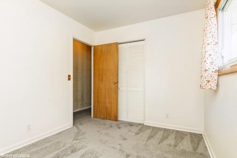 1402 Sunset Dr, Holiday Hills, IL 60051 photo 13