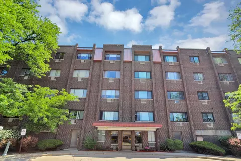 4623 N Chester Ave #403W, Chicago, IL 60656