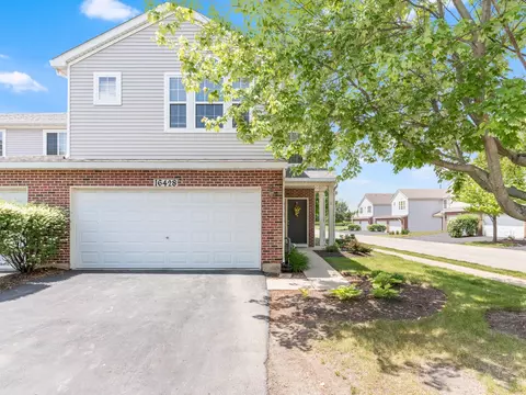 16428 Club Ct, Crest Hill, IL 60403