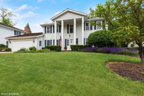 700 Paddock Ln, Libertyville, IL 60048