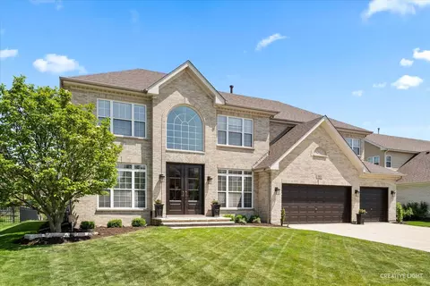 153 Huron Dr, Bloomingdale, IL 60108