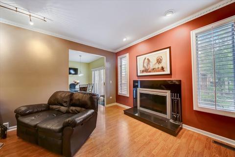 321 Evergreen Ave, Mount Prospect, IL 60056 photo 8