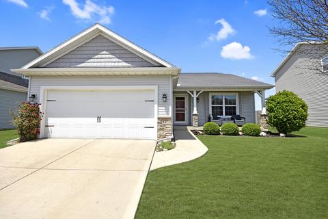 83 Dry Sage Cir, Bloomington, IL 61705