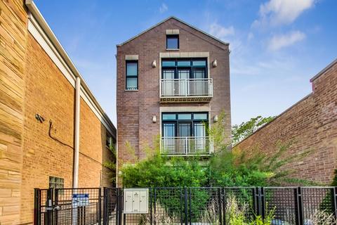 6311 W Belmont Ave #3, Chicago, IL 60634