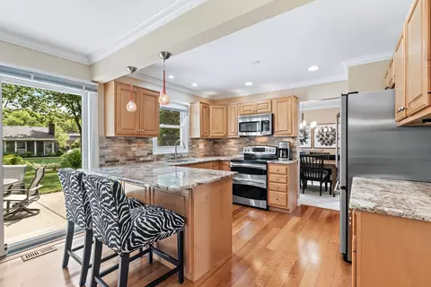 1815 W Parkside Dr, Hoffman Estates, IL 60192 photo 7