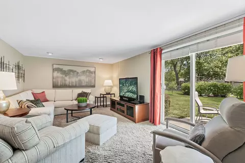 1815 W Parkside Dr, Hoffman Estates, IL 60192 photo 11