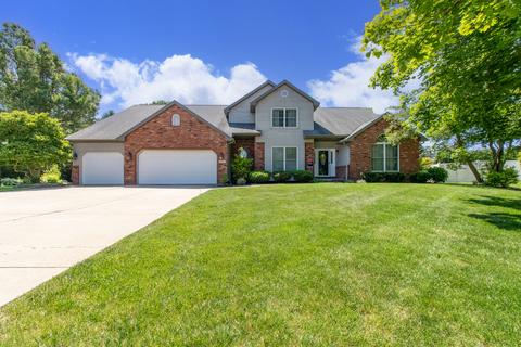 3215 Viney Ln, Bloomington, IL 61704