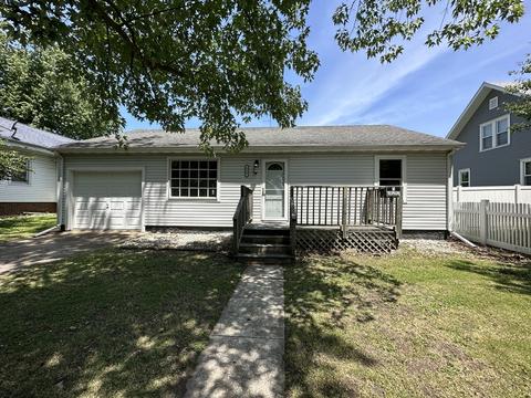 210 Water St, Weldon, IL 61882