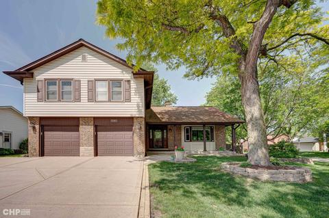 6830 Plymouth Rd, Downers Grove, IL 60516
