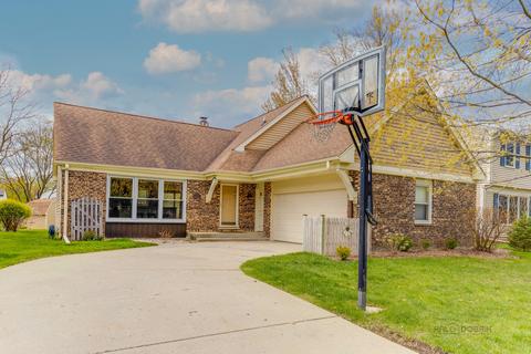 7 Malvern Ln, Vernon Hills, IL 60061