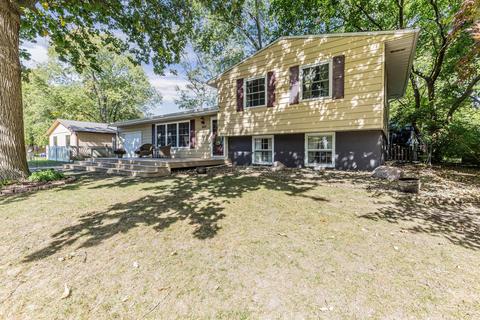 1822 Crescent Dr, Champaign, IL 61821 photo 2
