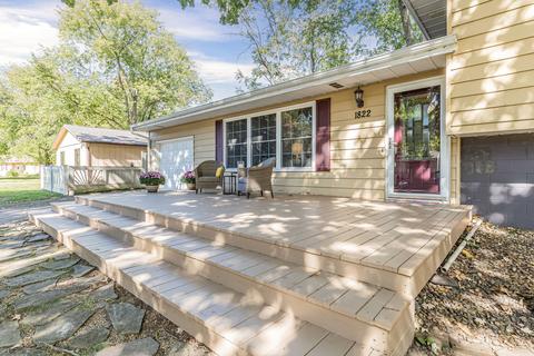 1822 Crescent Dr, Champaign, IL 61821 photo 3