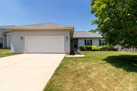 2151 Elwood Ln, Normal, IL 61761