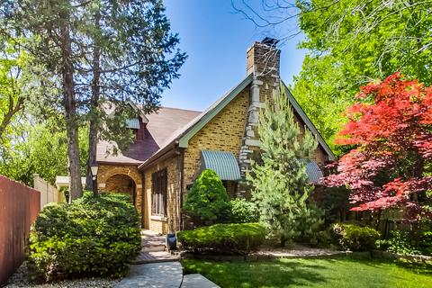 5040 N Central Park Ave, Chicago, IL 60625