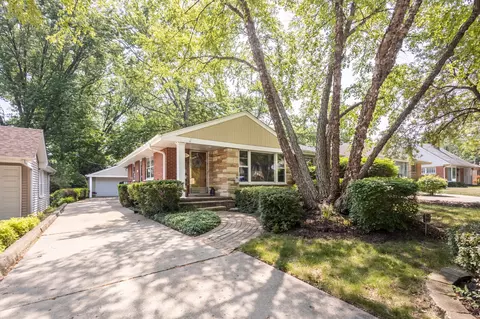 633 S Mitchell Ave, Arlington Heights, IL 60005