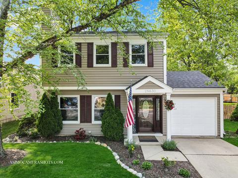 2 S630 Cynthia Dr, Warrenville, IL 60555