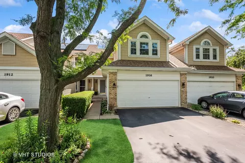 1916 Sunset Dr, Hanover Park, IL 60133