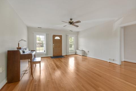 216 Center Ave, Wheeling, IL 60090 photo 4
