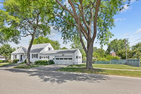216 Center Ave, Wheeling, IL 60090 photo 3