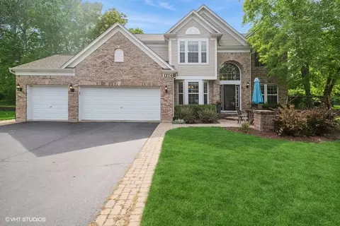 1214 Meade Ct, Lindenhurst, IL 60046