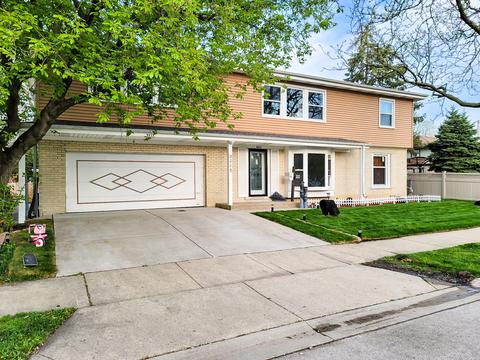 9215 N Willow Ln, Niles, IL 60714
