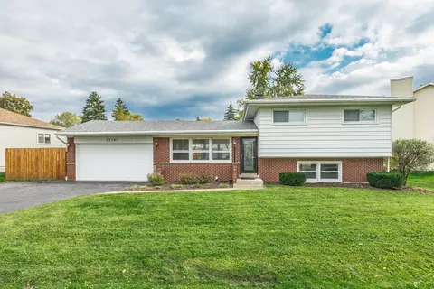 33161 N Lake Shore Dr, Grayslake, IL 60030