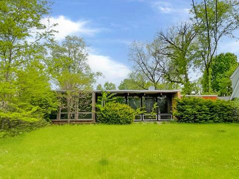 1211 Stratford Rd, Deerfield, IL 60015