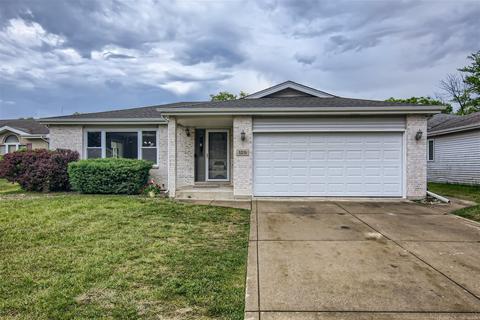 125 Lake Hill Dr, Steger, IL 60475