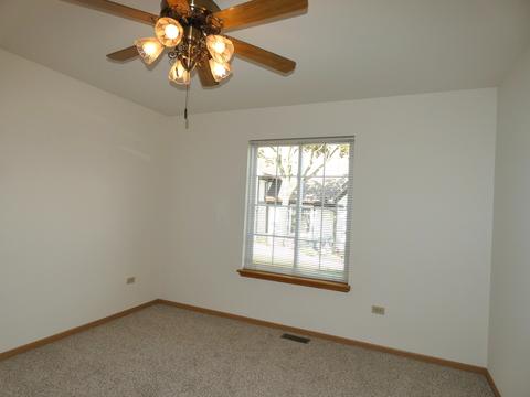 1734 Willow Circle Dr, Crest Hill, IL 60403 photo 15
