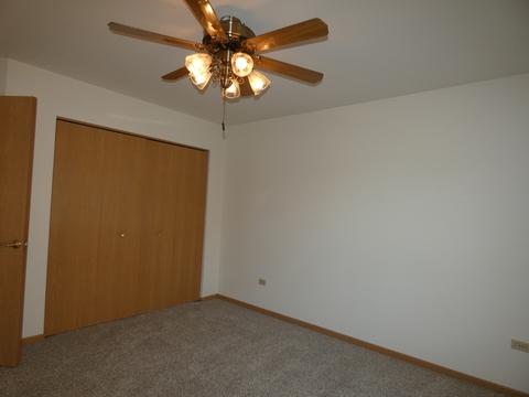 1734 Willow Circle Dr, Crest Hill, IL 60403 photo 16