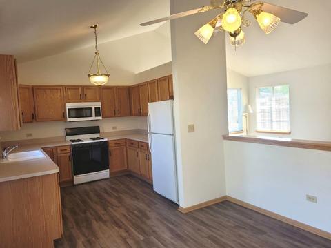1734 Willow Circle Dr, Crest Hill, IL 60403 photo 8